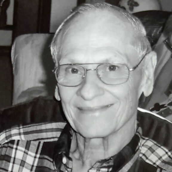Lloyd E. Sawyer, 89, Fenton